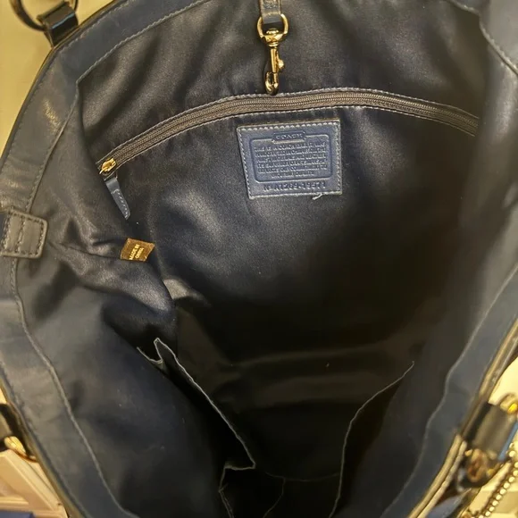 Like New Coach 🔥 Vintage Audrey Patent Leather Navy Tote Shoulder Bag - Picture 9 of 14